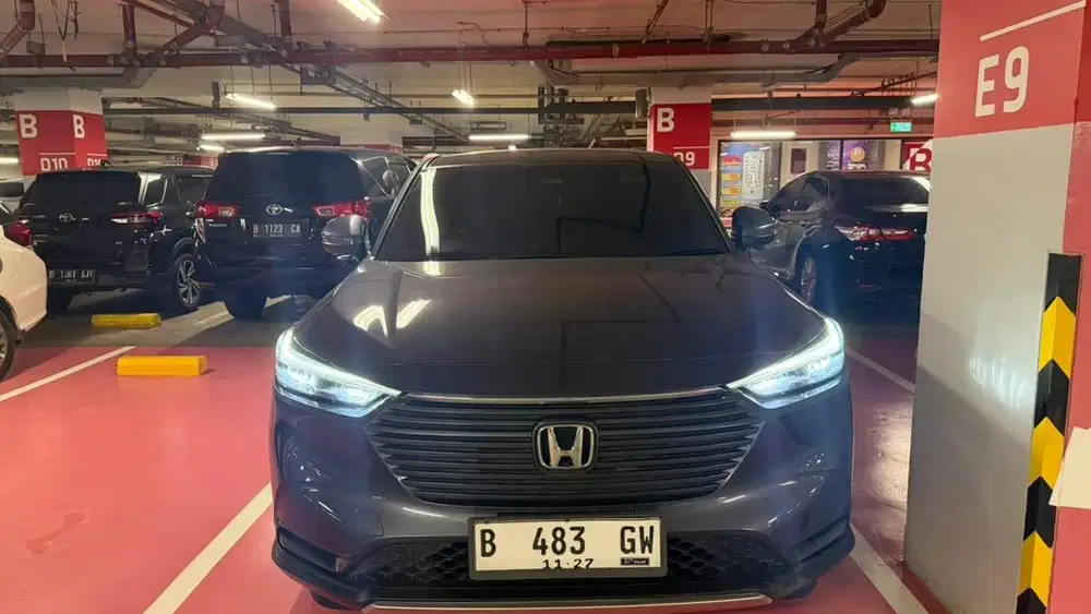 Hrv 2022 SE abu-abu