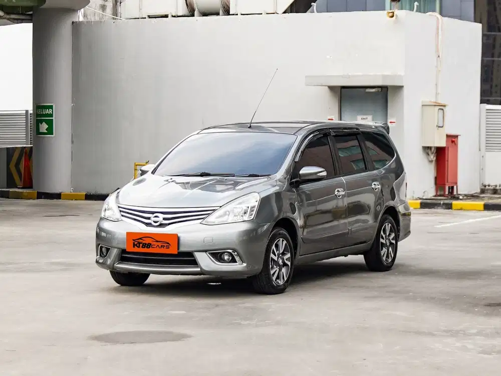 Nissan Grand Livina XV AT 2018 / 2019 Abu