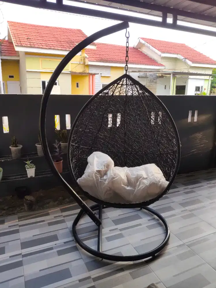 Ayunan Besi Rotan