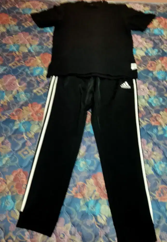 Ambil dua²nya = Celana ADIDAS training trackpants & T shirt ADIDAS