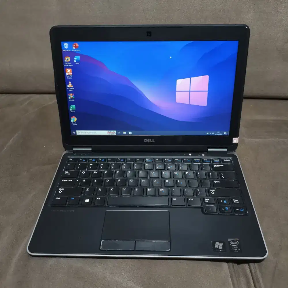 Laptop Dell Core i5, Ram 8 GB, SSD 256 GB, Keyboard Nyala (Backlight)