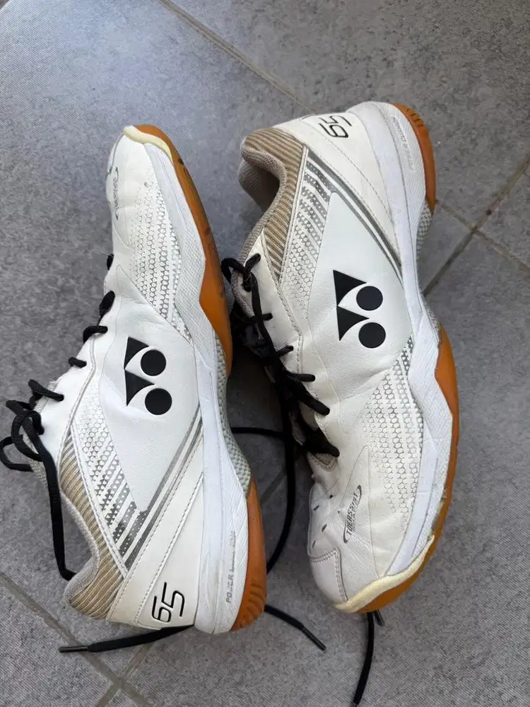 SEPATU BADMINTON YONEX SHB 65 Z3 MEN WHITE