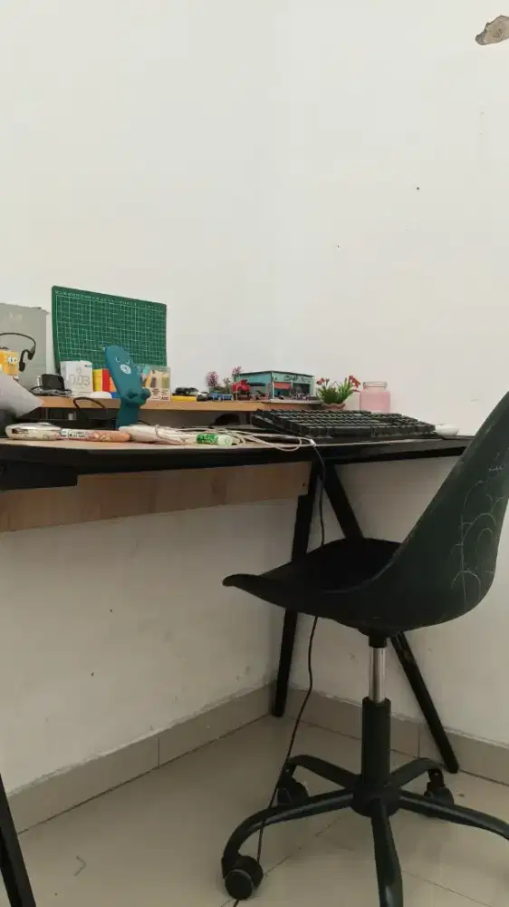 Dijual Meja dan Kursi