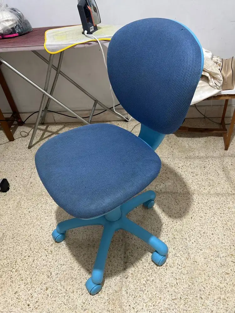 Kursi Putar Roda