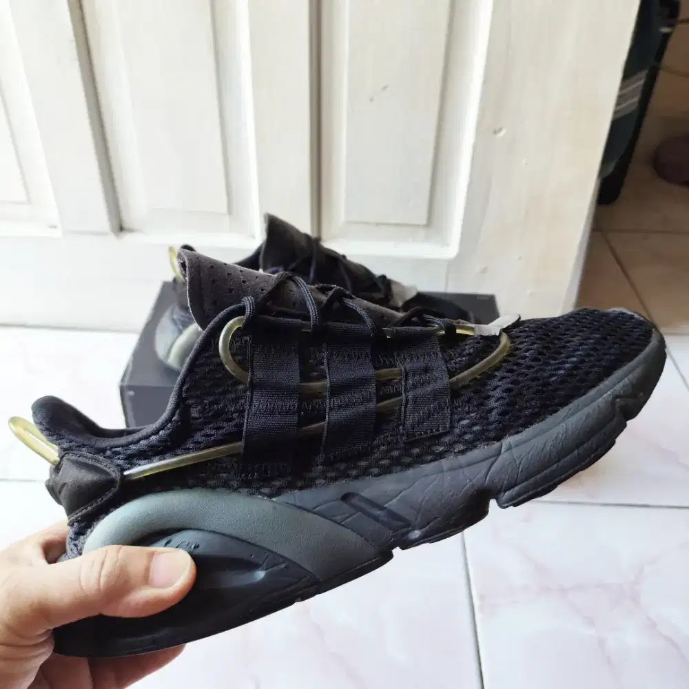 Sepatu Adidas LXCON Original Size 44