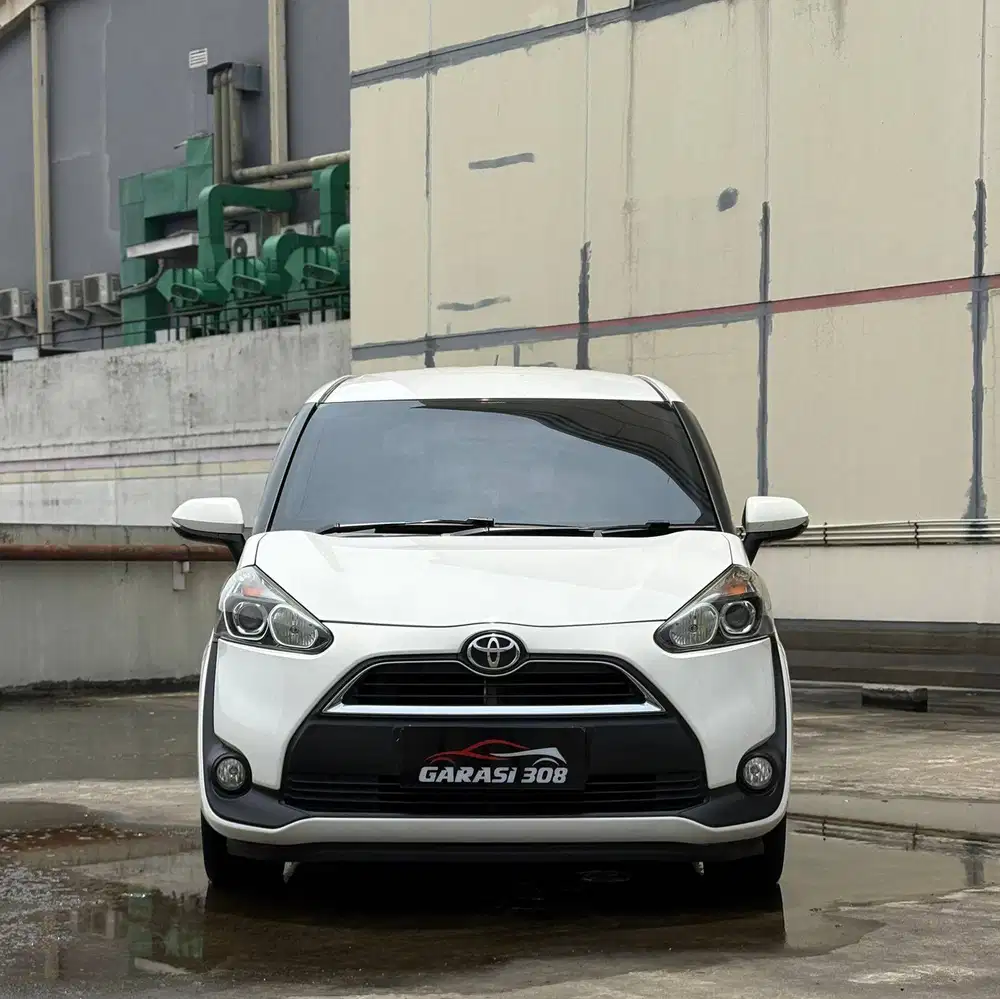 Toyota Sienta 1.5 V AT CVT 2018 Putih