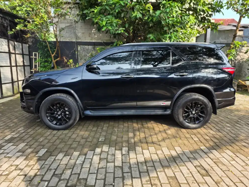 Dijual fortuner VRZ 2.8 GR SPORT Tahun 2022
