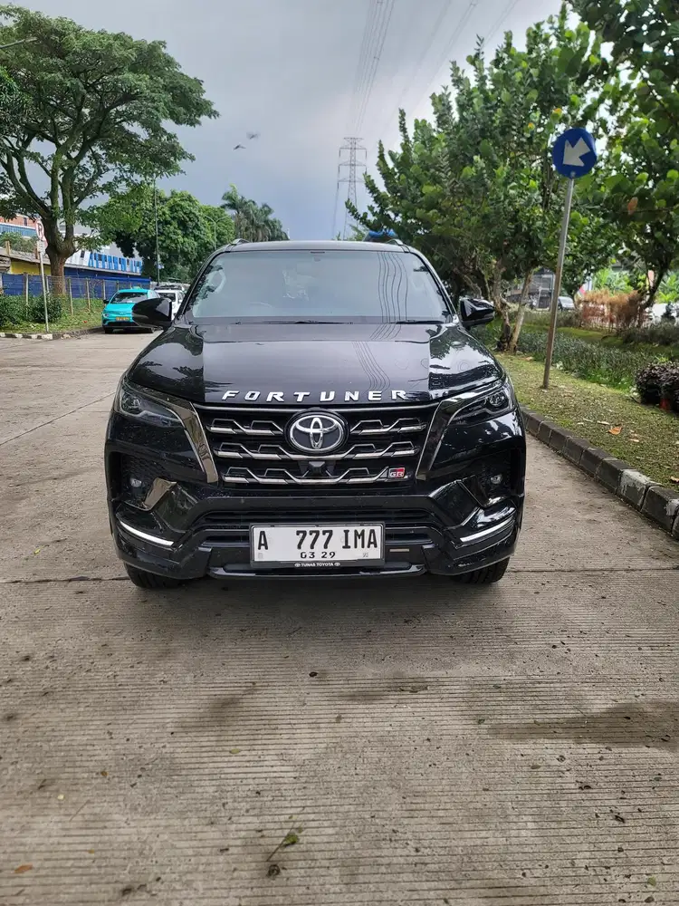 TERMURAH TOYOTA FORTUNER GR SPORT MATIC TAHUN 2024 HITAM