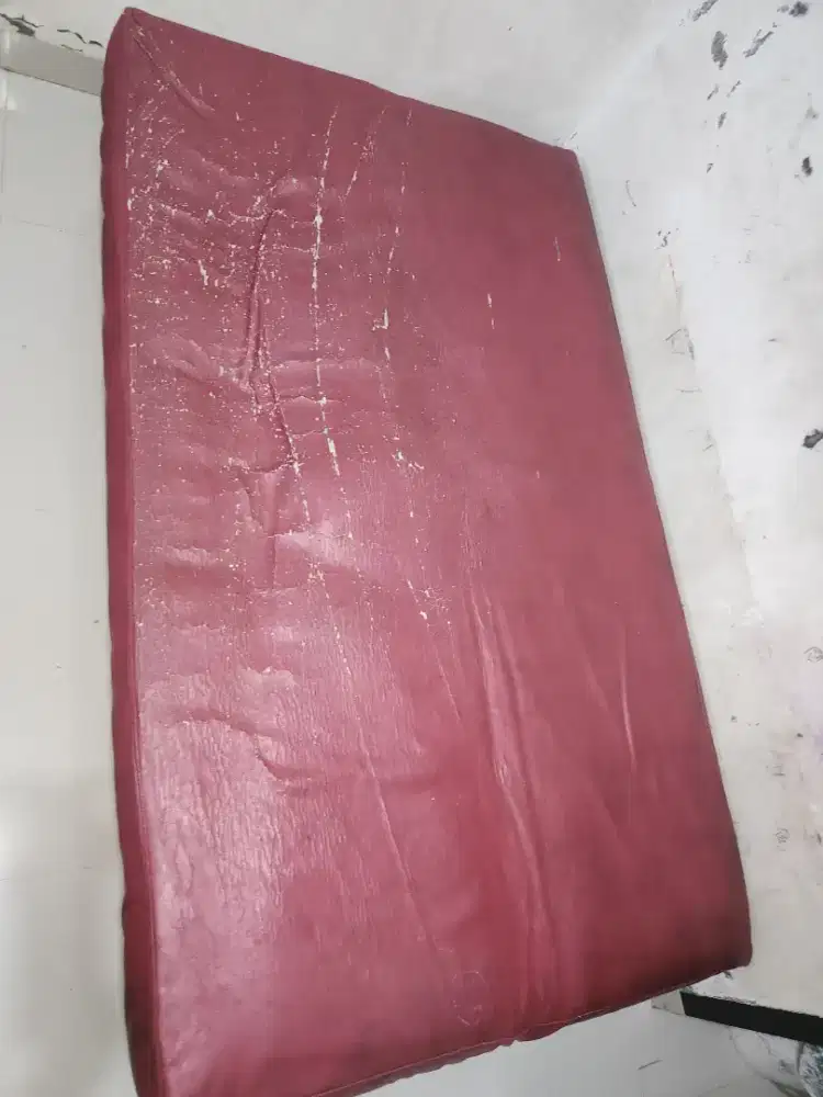 Sofa Bed Minimalis Maroon (Butuh Ganti Kulit) - Murah Meriah