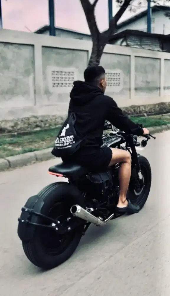 MOTOR CUSTOM CAFERACER