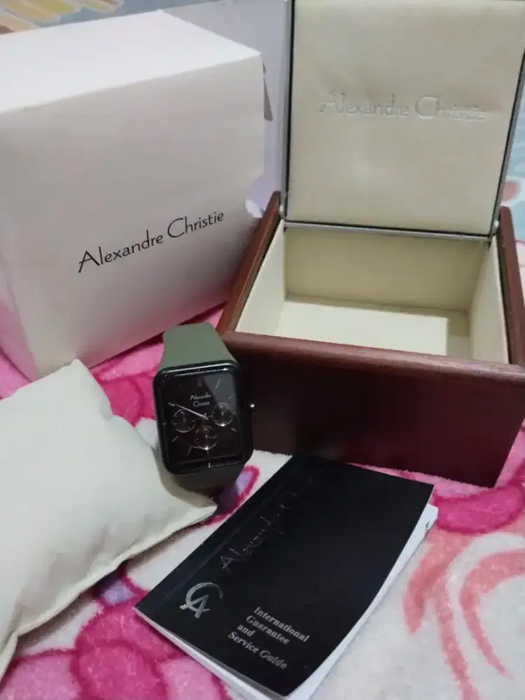 Alexander christi like new