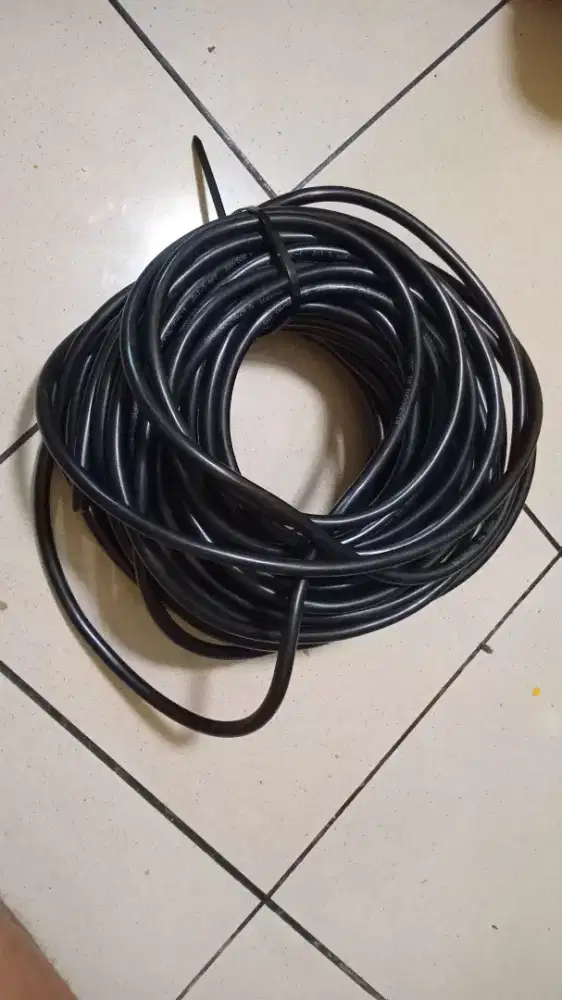 Kabel supreme serabut 3 x 1.5mm²
