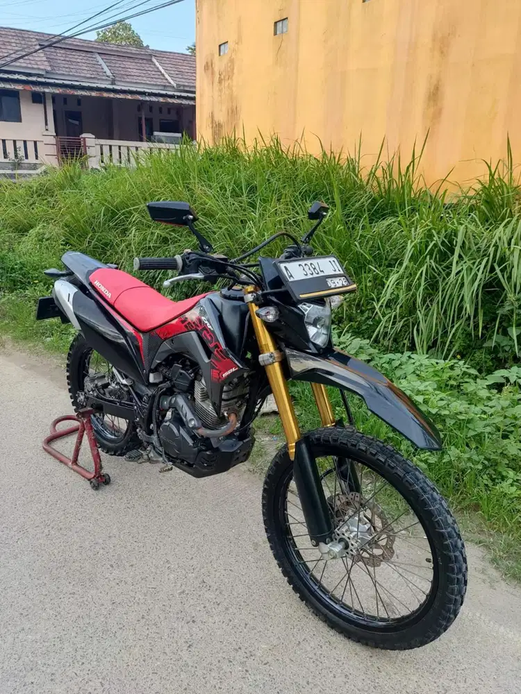 Honda CRF 2023 Merah