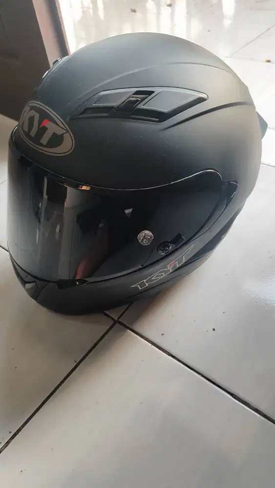 Helm KYT FALCON 2 ORIGINAL, bonus spoiler dan kaca helm hitam dan