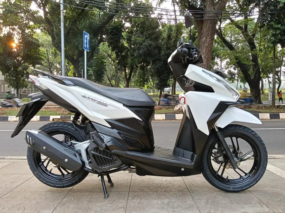 DIJUAL CASH HONDA VARIO 150 LED OLD THN 2017 PAJAK IDUP SIAP PAKAI