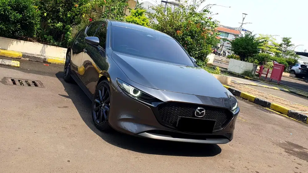 Mazda 3 hatchback skyactive 2023 abu sunroof