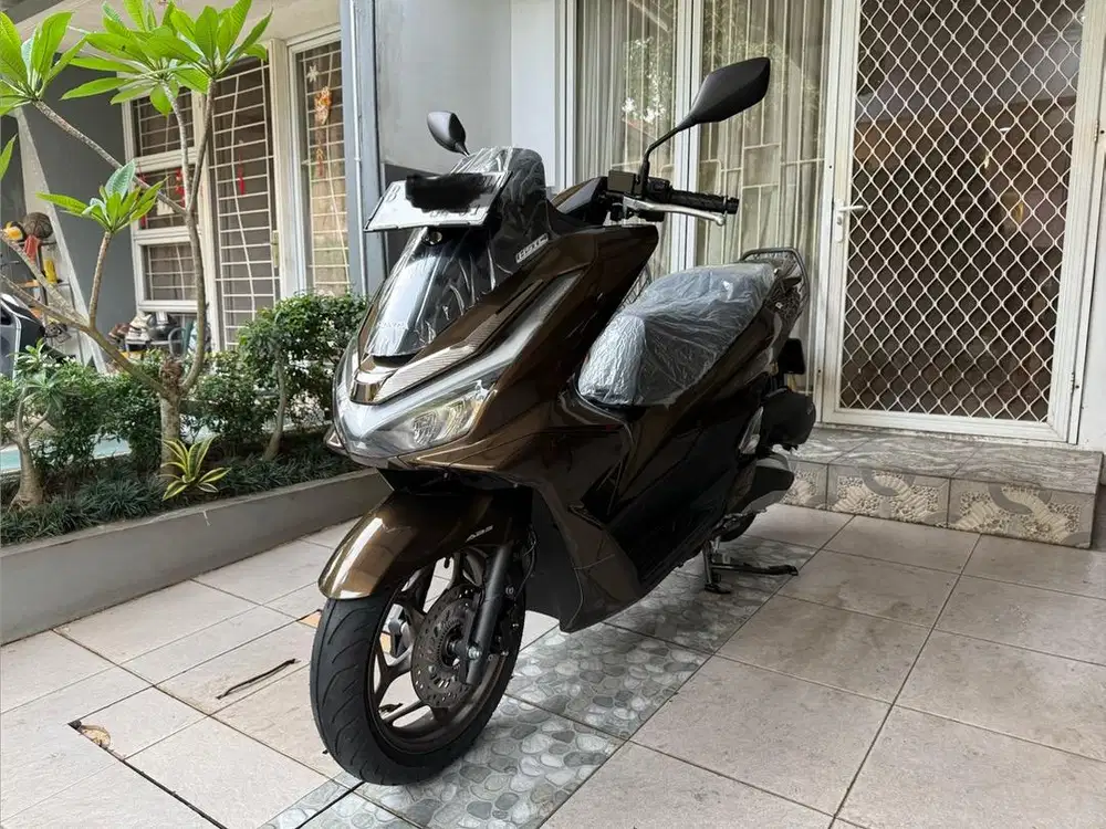 Km 100 Tidak Jadi Pakai Honda PCX 160 ABS Roadsync Brown 2026 Mulus