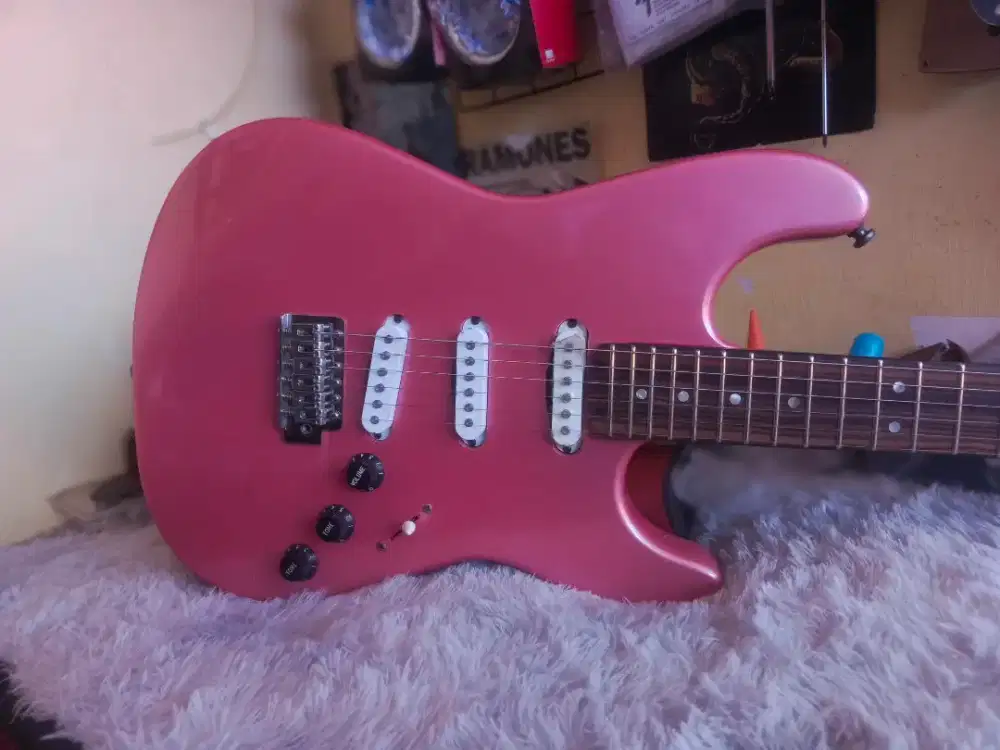 Gitar stratocaster fender replika