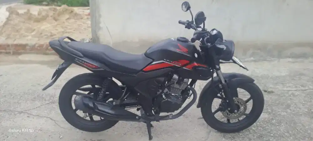 Dijual motor cb jarang dipakai km baru 15rb nego santai