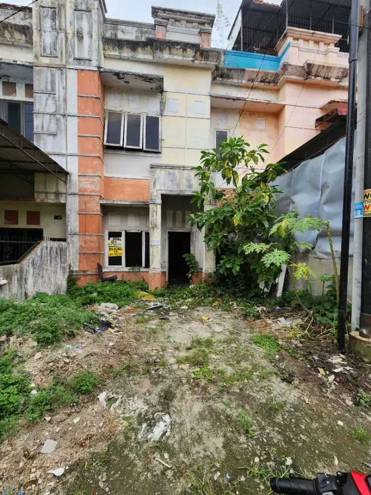 Dijual cepat rumah 2½ lantai
