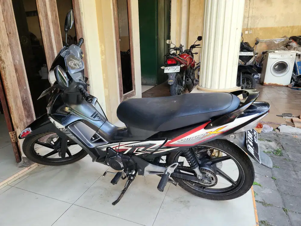 Supra 125 cw hitam karbu 2011  gbm