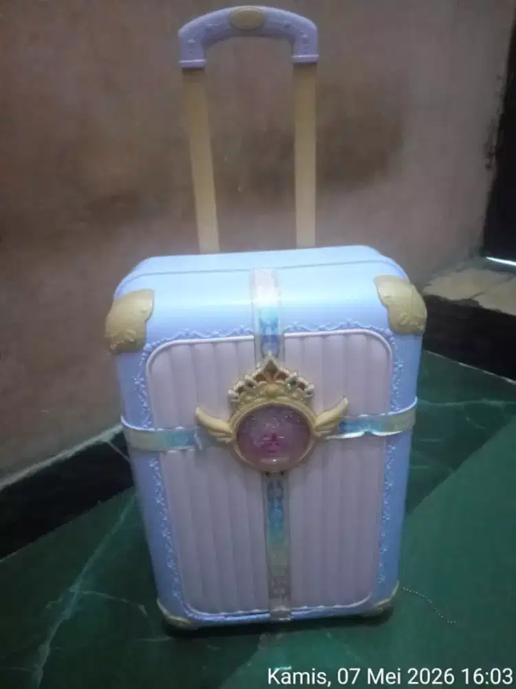 Mainan koper barbie anak masih lengkap muluss