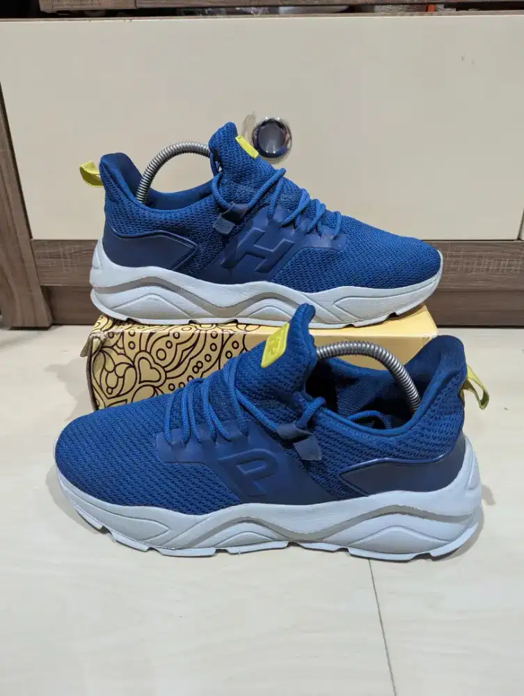 Sepatu hush puppies preloved size 42