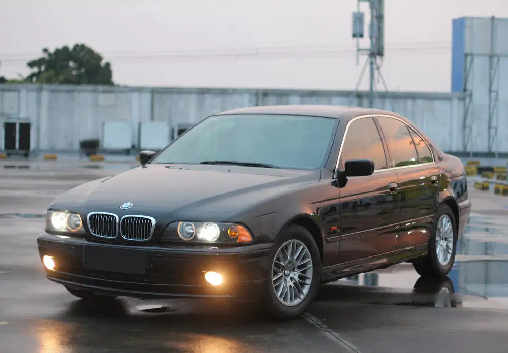 BMW 530i 2002 Bensin