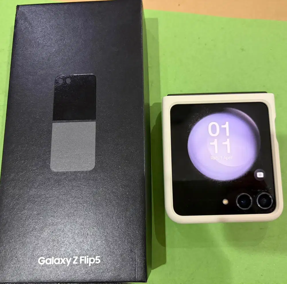 Samsung Galaxy flip 5  8/512GB