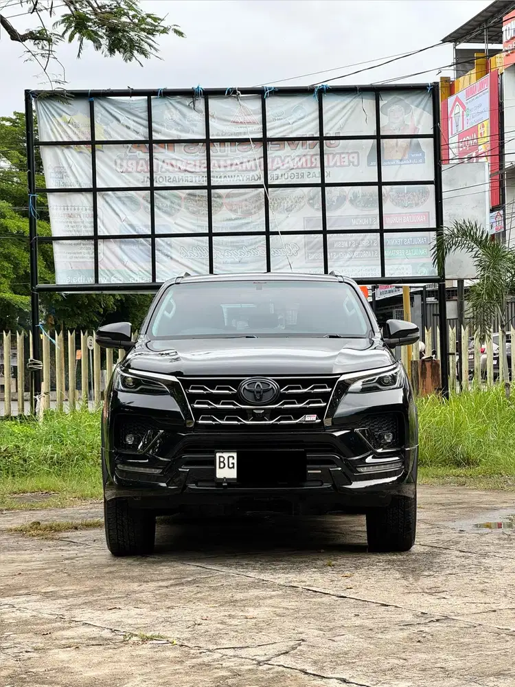 Toyota Fortuner GR 2.8 Diesel 2023, KM 17 rb, Good Condition
