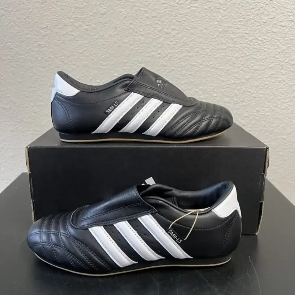 sepatu adidas taekwondo