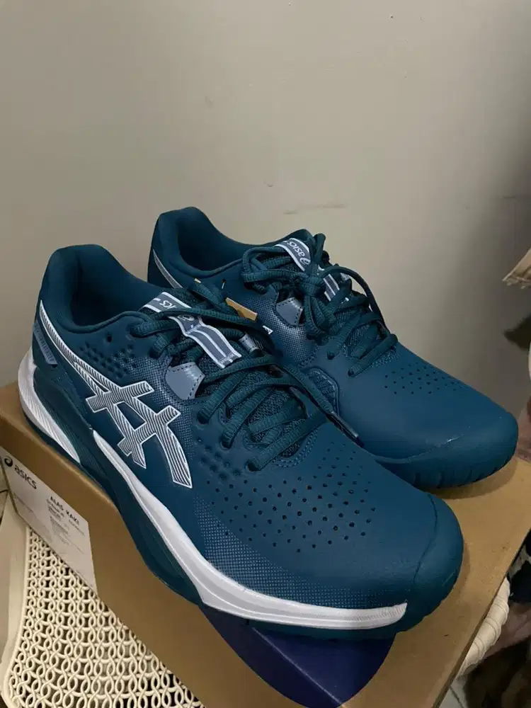 WTS BNIB ASICS GEL-CHALLENGER 15