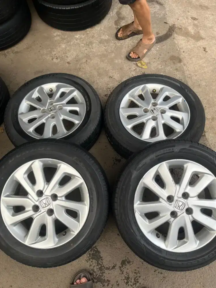 Velg original Honda Mobilio ring 15 pcd 4x100 ban 185/65 R15