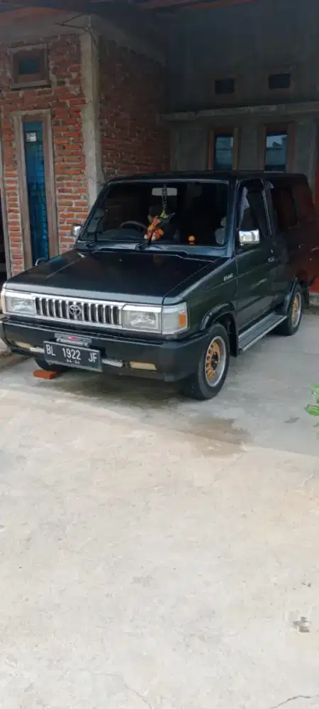 Menjual cepat toyota kijang kapsul