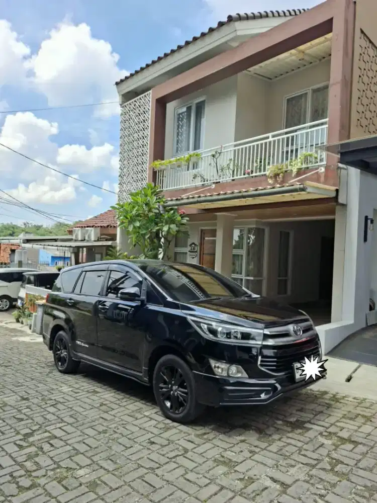 Innova Reborn 2.4 V/AT 2020 TRD Sportivo Limited Edition