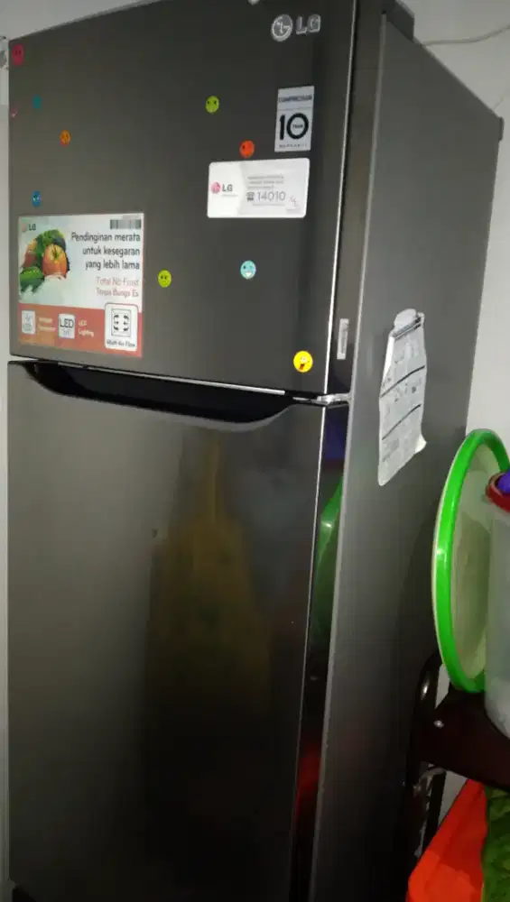 Kulkas LG 2 pintu body mulus elegant nego sampai jadi