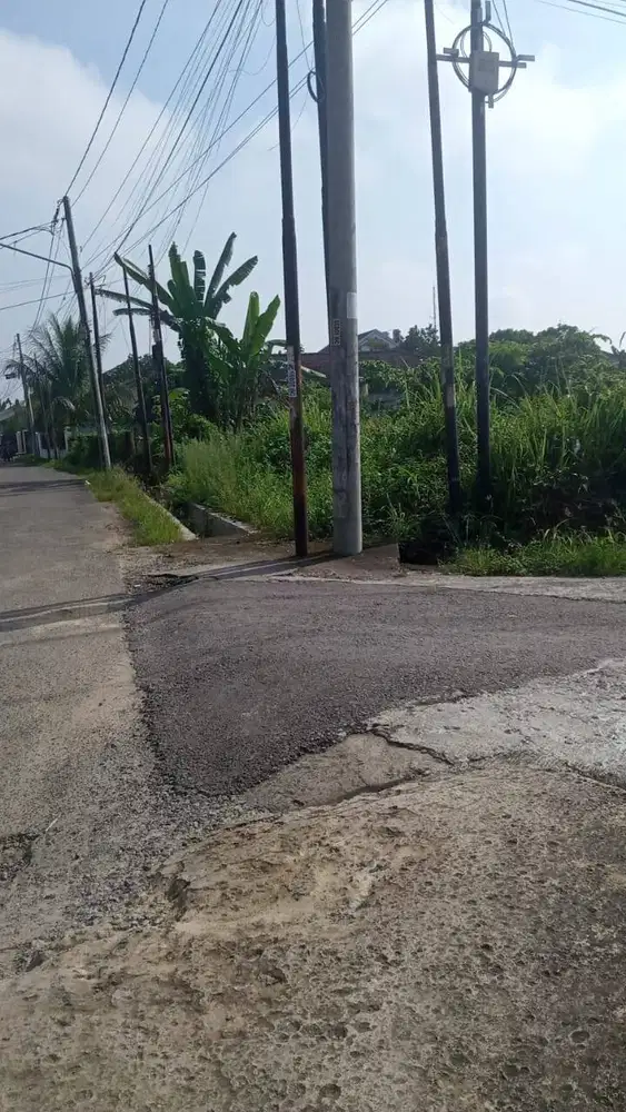 DIJUAL TANAH BANGUNAN POSISI HOOK,
