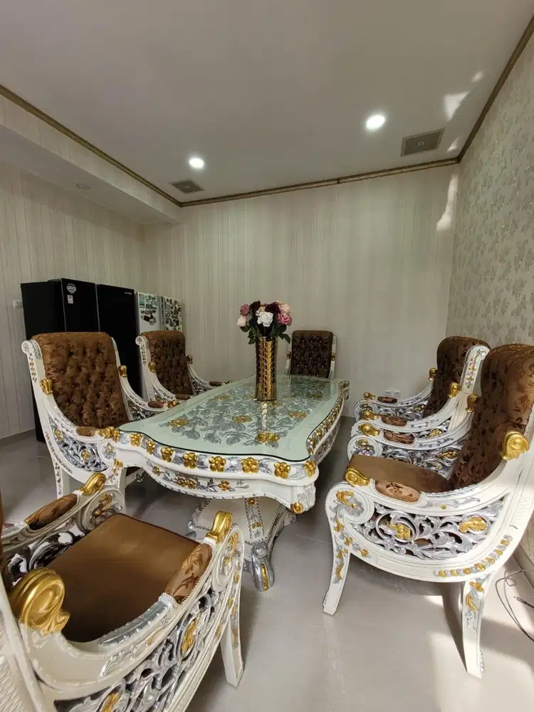 Set Meja Makan Ukiran Mewah 6 Kursi