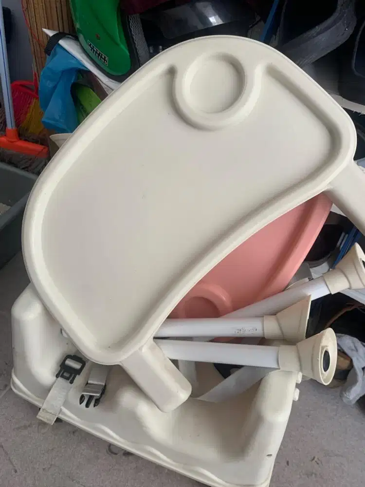 Meja kursi makan anak