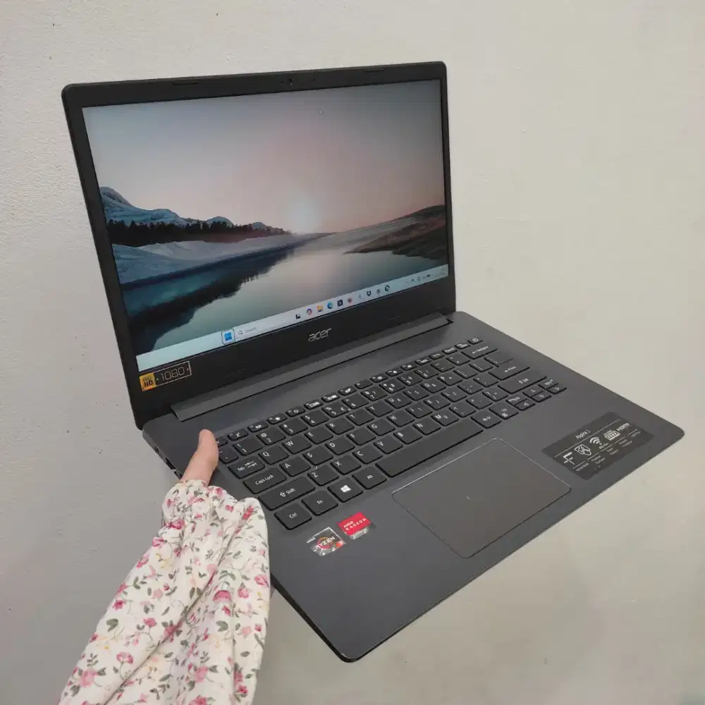 ACER ASPIRE 3 AMD RYZEN 3-3250U RAM 4 GB SSD 256 GB