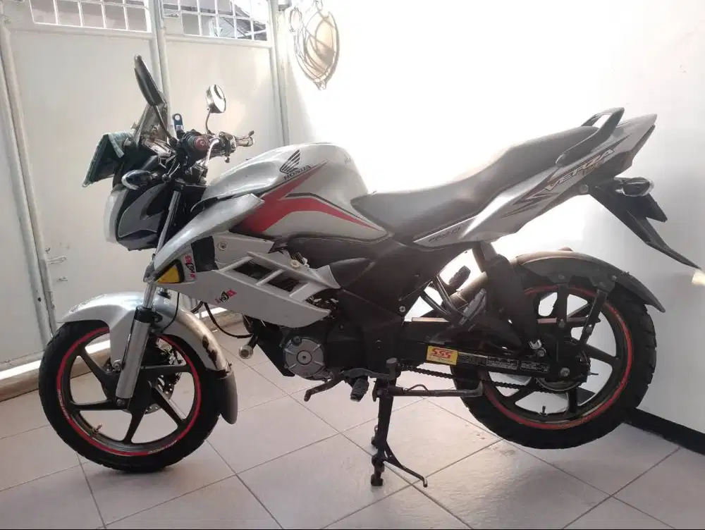 HONDA VERZA 2015 SILVER NAKED ORIGINAL