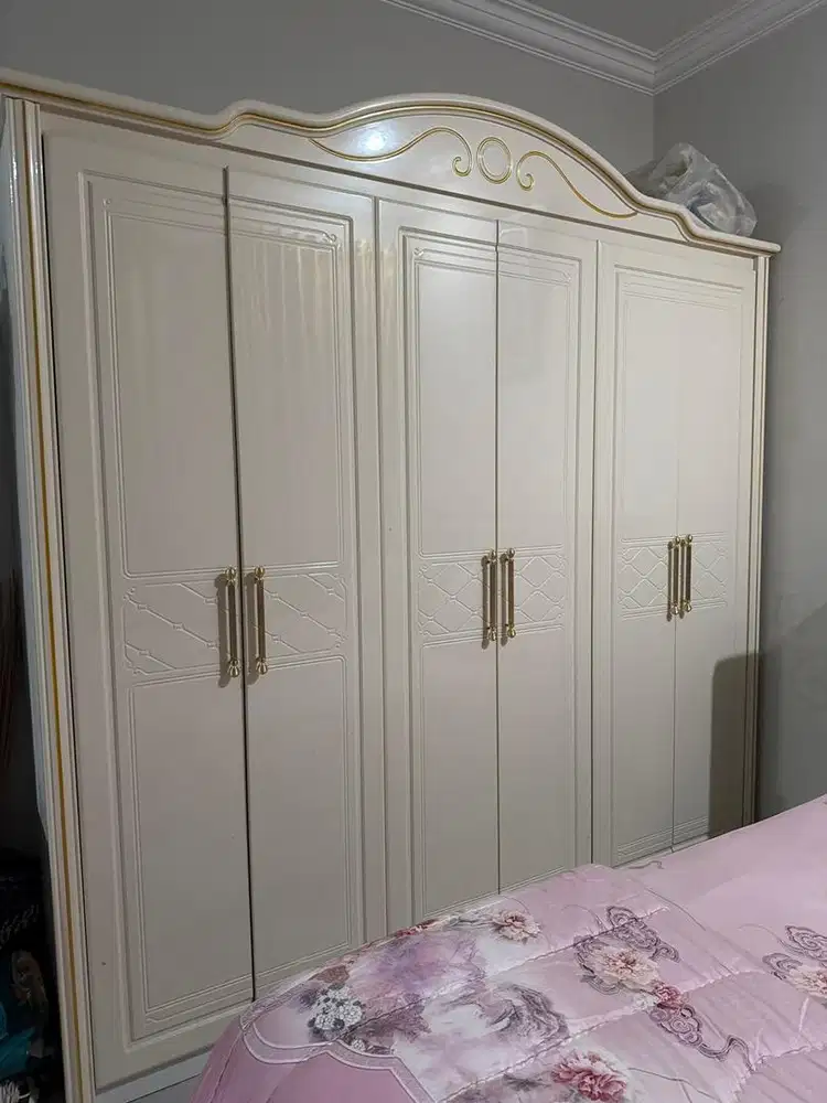 Lemari hpl import 6 pintu