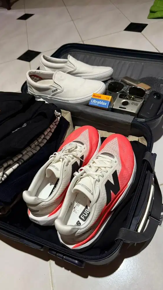 Sepatu Running NB Rebel v5