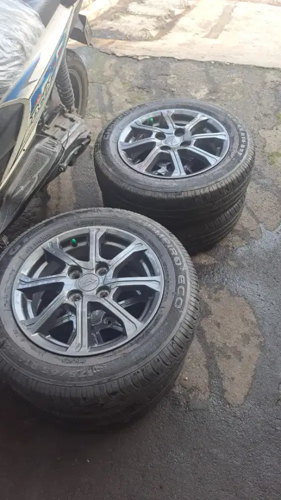 Velg mobil ring 14 ori ayla agya calya sigra