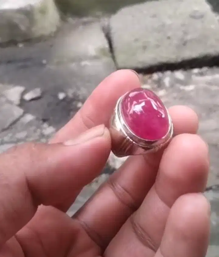 Jual batu rubi ada nya