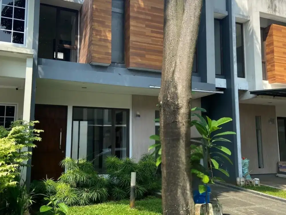 Disewa Rumah 2 Lantai , Dekat TOL dan Mall