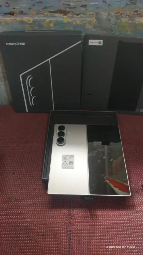 Samsung Z Fold 7 12/512GB fullset mulus like new