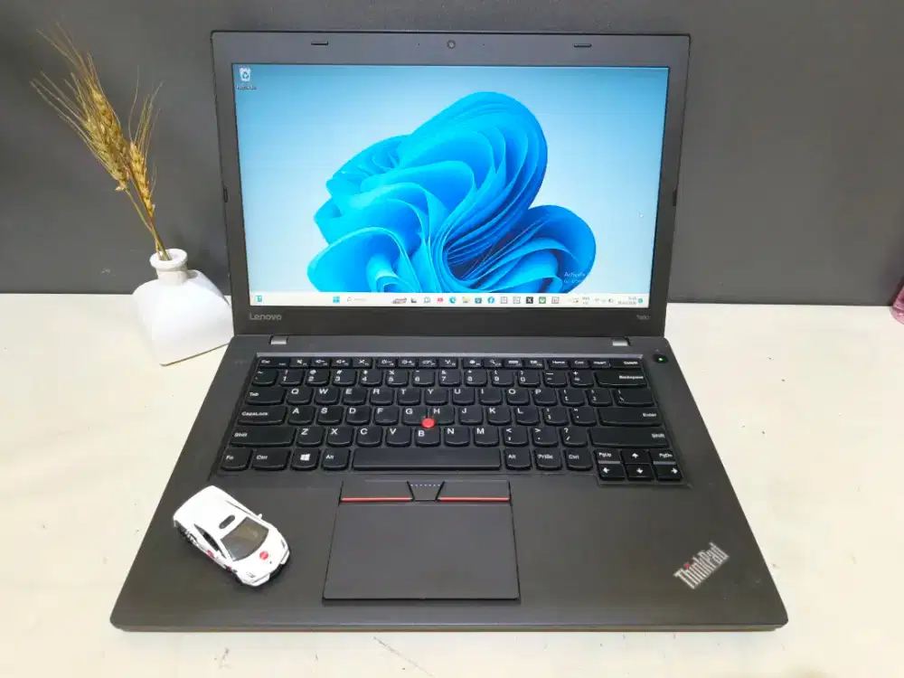 Laptop Lenovo ThinkPad T460 Core I7 Gen 6 Ram 8Gb Ssd 256Gb Anti Lemot