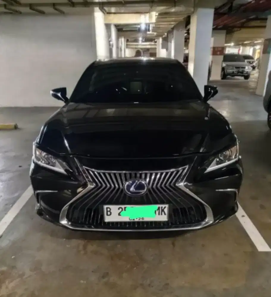 Jual termurah Lexus es300h ultra luxury 2020, like new