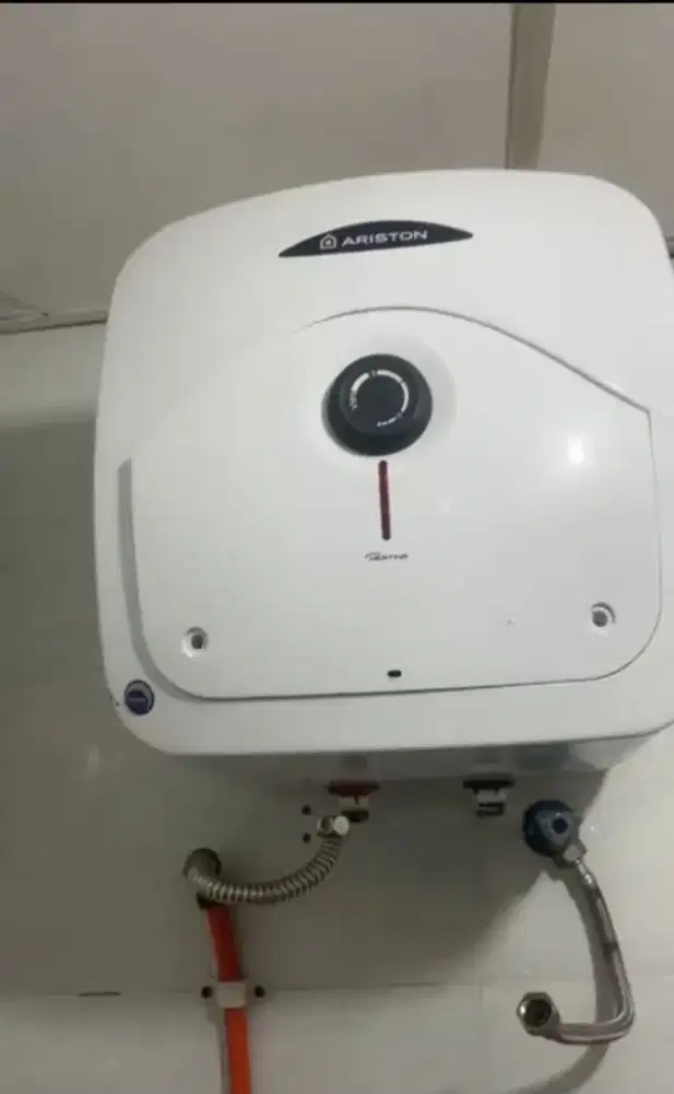 Ariston Water Heater korslet